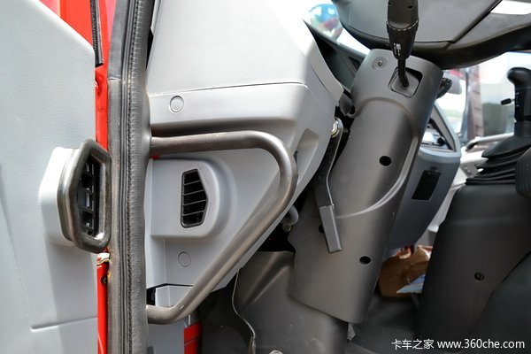 青岛解放 龙V中卡 180马力 6X2 排半载货车底盘(CA1220PK2L6T3E4A80)驾驶室图（9/42）
