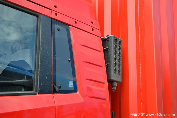 青岛解放 龙V中卡 220马力 6X2 排半厢式载货车(CA5250XXYPK2L7T3E4A80-3)外观图（37/48）