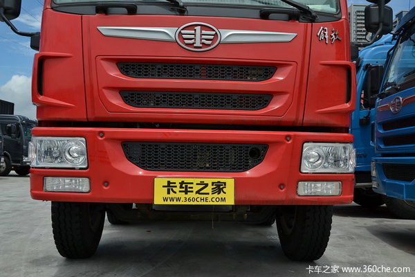 青岛解放 龙V中卡 220马力 6X2 排半厢式载货车(CA5250XXYPK2L7T3E4A80-3)外观图（18/48）