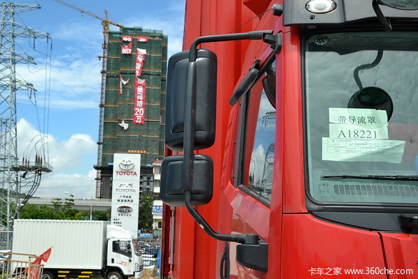 青岛解放 龙V中卡 220马力 6X2 排半厢式载货车(CA5250XXYPK2L7T3E4A80-3)外观图（11/48）