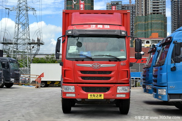 青岛解放 龙V中卡 220马力 6X2 排半厢式载货车(CA5250XXYPK2L7T3E4A80-3)外观图