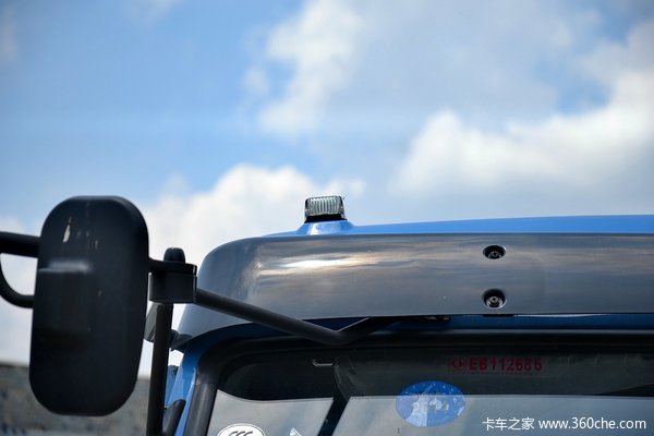 东风 多利卡L 120马力 6.15米单排载货车底盘(DFA1120SJ11D5)外观图（10/35）