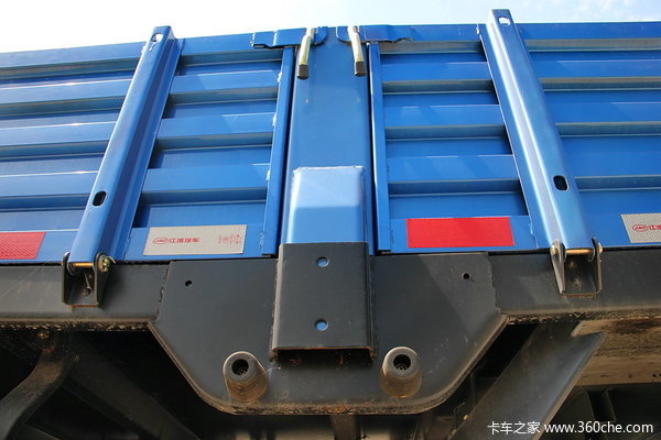江淮 威铃 120马力 4X2 5.2米单排栏板式载货车(HFC5056XXYP91K2C5)上装图（2/11）