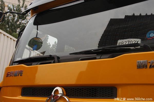 东风柳汽 霸龙重卡 245马力 6X2 排半厢式载货车(LZ1200M3CAT)外观图（9/20）