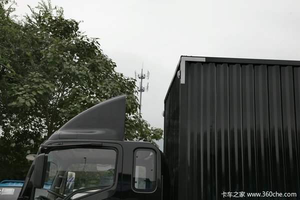 江淮 帅铃中卡 141马力 4X2 排半厢式载货车(HFC5141XXYP71K1D4)外观图（9/26）