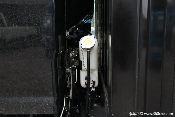 江淮 帅铃中卡 141马力 4X2 排半厢式载货车(HFC5141XXYP71K1D4)底盘图（8/41）