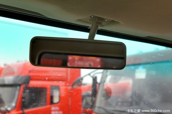 东风 天锦 160马力 4X2 载货车（DFL1160BX18）驾驶室图（17/42）