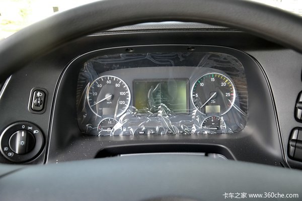 奔驰 Actros重卡 408马力 8X4 载货车(型号4141底盘)驾驶室图（15/60）