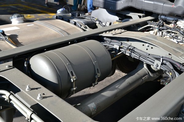中国重汽 HOWO T5G 280马力 6X4 载货车(ZZ1257M584GD1)底盘图（34/43）