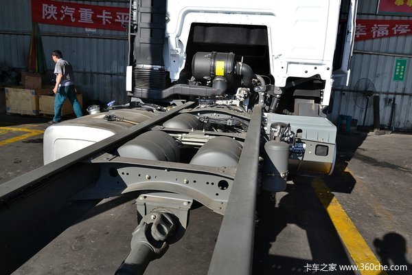 中国重汽 HOWO T5G 280马力 6X4 载货车(ZZ1257M584GD1)底盘图（32/43）