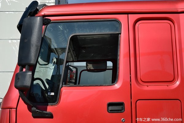 中国重汽 HOWO重卡 340马力 8X4 自卸车底盘(ZZ5437N4667D1)外观图（44/59）