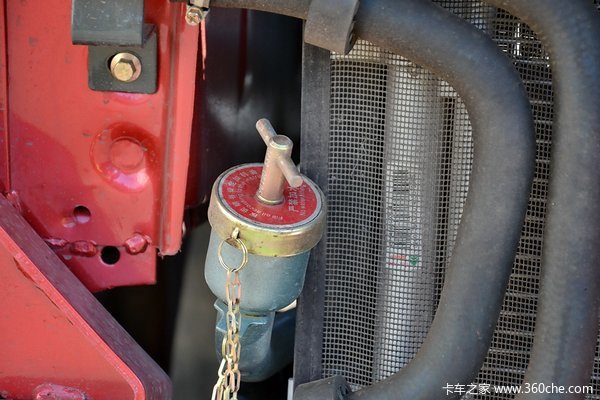 中国重汽 HOWO重卡 340马力 8X4 自卸车底盘(ZZ5437N4667D1)外观图（33/59）