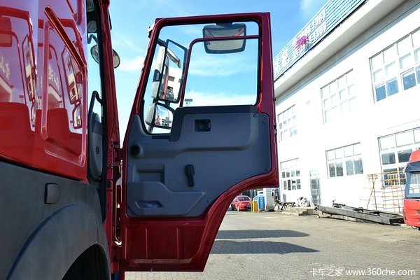 中国重汽 HOWO重卡 340马力 8X4 自卸车底盘(ZZ5437N4667D1)驾驶室图（41/41）