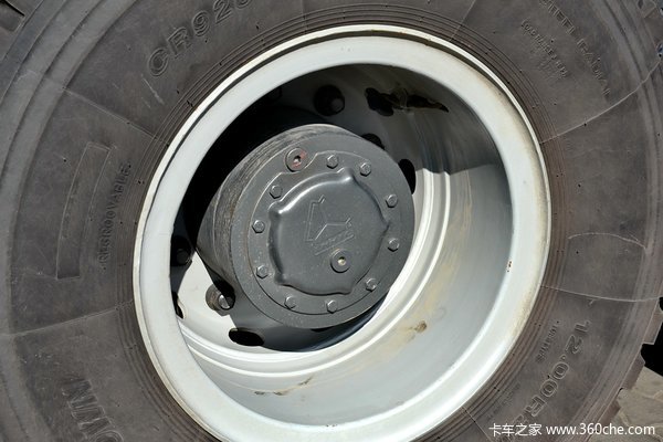 中国重汽 HOWO重卡 340马力 8X4 自卸车底盘(ZZ5437N4667D1)底盘图（22/53）