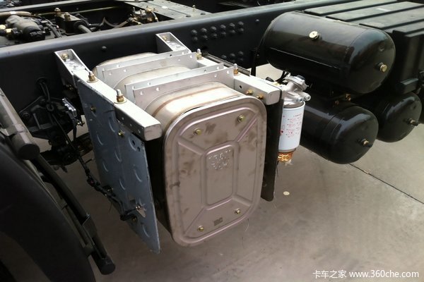 东风 天龙重卡 245马力 6X4 危化品载货车底盘(DFL1250A11)底盘图（8/17）