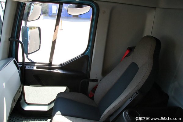 沃尔沃 FE重卡 320马力 6X2 自卸车驾驶室图（29/34）
