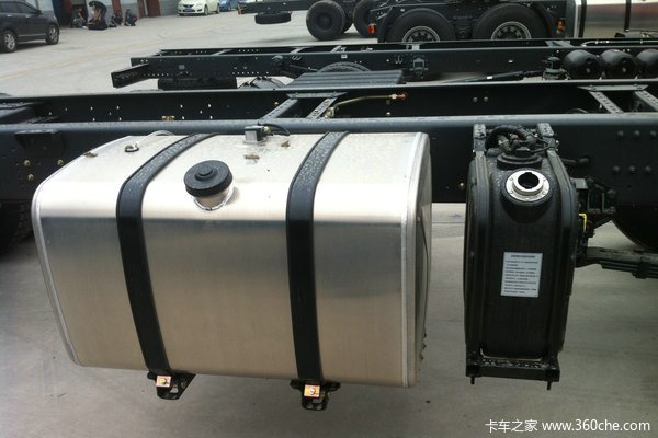 东风 天龙重卡 320马力 8X4 危险品载货车底盘(DFL1311A10)底盘图（15/22）