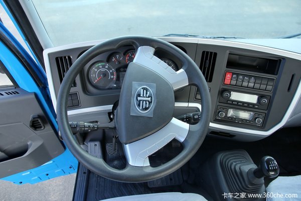 青岛解放 龙V中卡 220马力 4X2 CNG载货车(底盘)(CA5167CCYPK2L2NE5A80-1)驾驶室图（3/9）