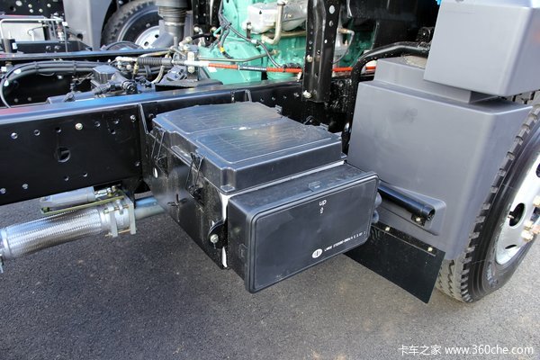 青岛解放 龙V中卡 220马力 4X2 CNG载货车(底盘)(CA5167CCYPK2L2NE5A80-1)底盘图（17/20）