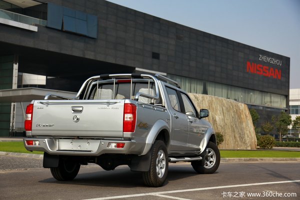 2014款郑州日产 东风锐骐 标准型 2.4L汽油 双排皮卡外观图（2/2）