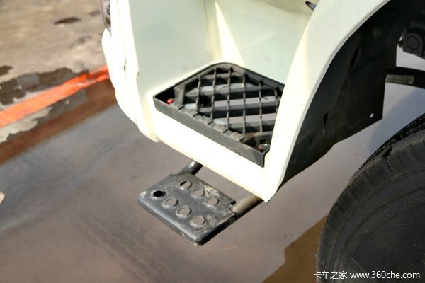 东风柳汽 乘龙M3中卡 160马力 4X2 载货车底盘(LZ1161M3AAT)驾驶室图（3/27）