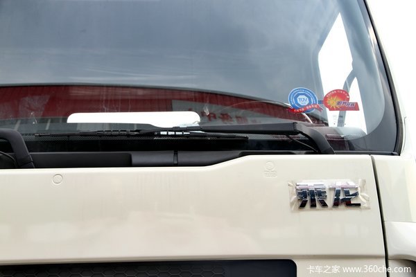 东风柳汽 乘龙中卡 220马力 6X2 载货车底盘(LZ1200M3CAT)外观图（22/42）