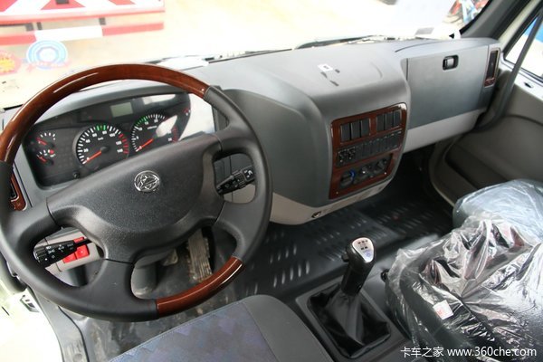 东风柳汽 乘龙中卡 220马力 6X2 载货车底盘(LZ1200M3CAT)驾驶室图（22/39）
