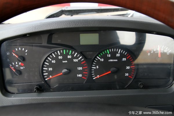 东风柳汽 乘龙中卡 220马力 6X2 载货车底盘(LZ1200M3CAT)驾驶室图（14/39）