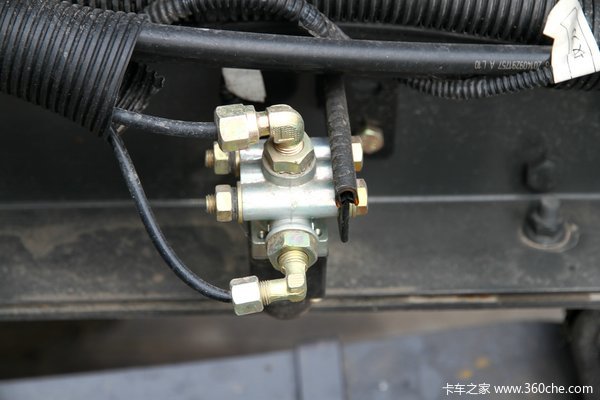 东风柳汽 乘龙中卡 220马力 6X2 载货车底盘(LZ1200M3CAT)底盘图（41/50）