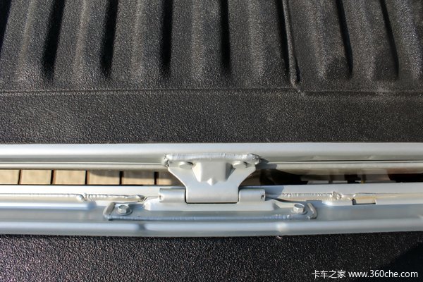 2014款郑州日产 东风锐骐 豪华型 3.0L柴油 四驱 双排皮卡外观图（60/63）