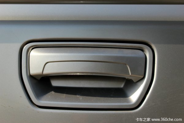 2014款郑州日产 东风锐骐 豪华型 3.0L柴油 四驱 双排皮卡外观图（39/63）