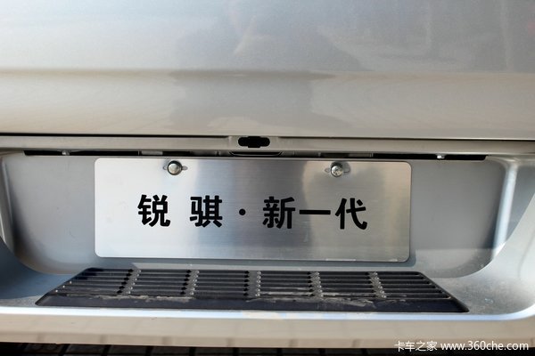 2014款郑州日产 东风锐骐 豪华型 3.0L柴油 四驱 双排皮卡外观图（35/63）