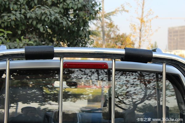 2014款郑州日产 东风锐骐 豪华型 3.0L柴油 四驱 双排皮卡外观图（54/63）