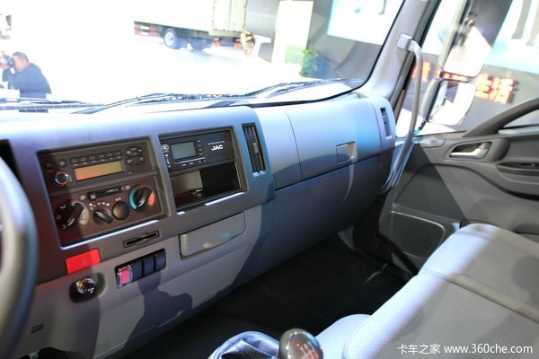 江淮 帅铃威司达W530 165马力 4X2 6.75米栏板载货车底盘(HFC1121P70K1E1)驾驶室图（19/24）