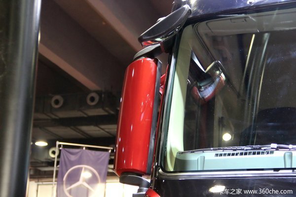 四川现代 Xcient创虎 410马力 8X4 排半载货车底盘(CHM1310KPQ80M)外观图（12/22）
