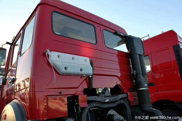北奔 NG80系列重卡 300马力 6X4 LNG载货车底盘(ND1250BG5J6Z00)外观图（24/28）
