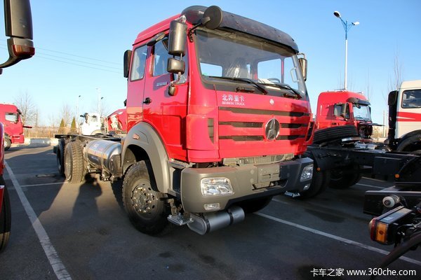 北奔 NG80系列重卡 300马力 6X4 LNG载货车底盘(ND1250BG5J6Z00)外观图（8/28）