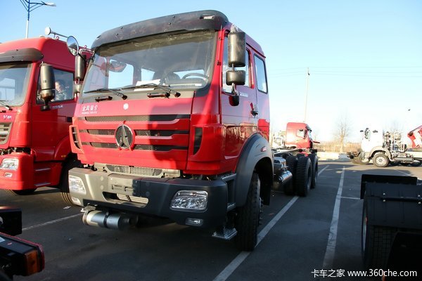 北奔 NG80系列重卡 300马力 6X4 LNG载货车底盘(ND1250BG5J6Z00)