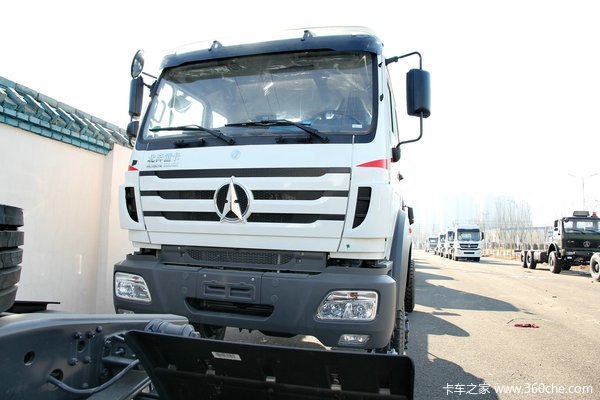 北奔 NG80系列重卡 300马力 4X4 越野载货车(ND12502B41J)