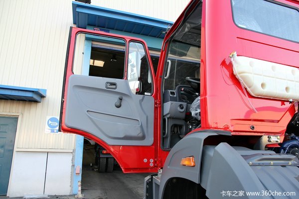 北奔 NG80系列重卡 336马力 8X4 载货车(ND1316D41J)驾驶室图