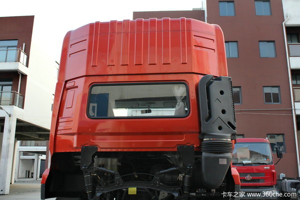 东风 天龙重卡 315马力 8X4 载货车(DFL1311A10)外观图（24/26）