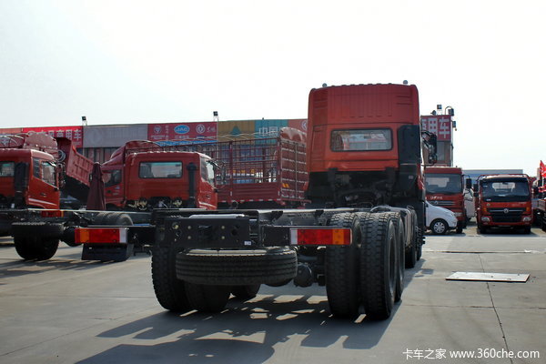 东风 天龙重卡 315马力 8X4 载货车(DFL1311A10)外观图（9/26）