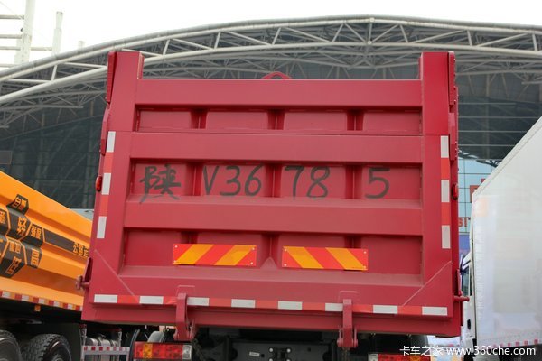 陕汽 德龙新M3000 300马力 8X4 自卸车(SX3316MN366)上装图（2/5）