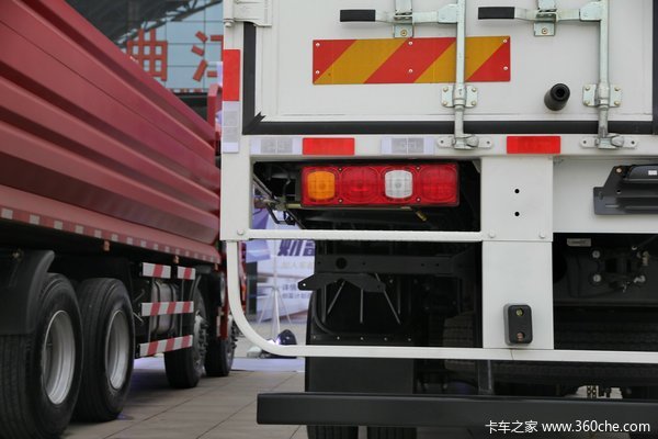 陕汽德龙新M3000 245马力 6X2 厢式载货车(SX5256XXYMK549)外观图（21/22）