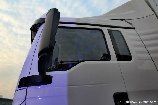 陕汽德龙新M3000 245马力 6X2 厢式载货车(SX5256XXYMK549)外观图（17/22）