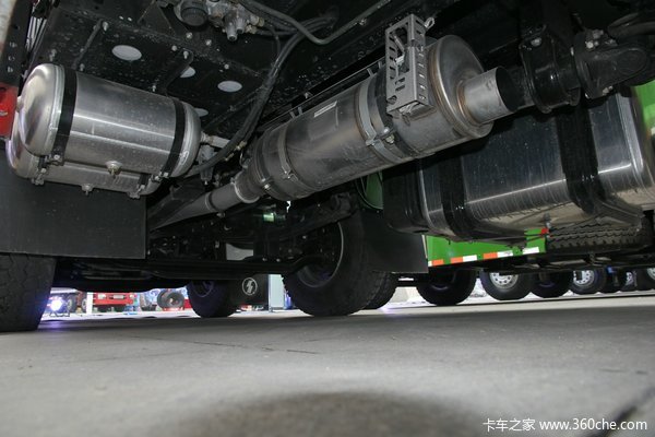 陕汽 德龙X3000 245马力 6X2 厢式载货车(SX5256XXY4K549)底盘图（11/23）