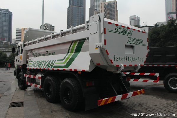 红岩 金刚重卡 310马力 6X4 自卸车(CQ3255TRG384)(U型渣土车)外观图（3/9）