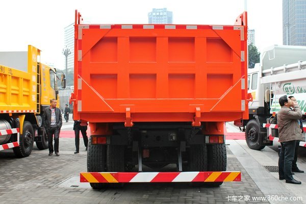 红岩 金刚重卡 310马力 6X4 自卸车(CQ3255TRG384)外观图（5/25）