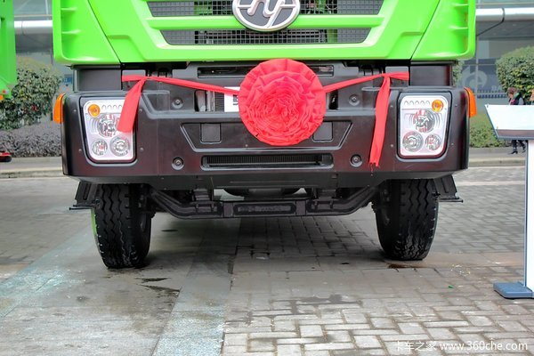 红岩 杰狮重卡 350马力 6X4 自卸车(CQ3255HTG384)(U型渣土车)外观图（17/24）