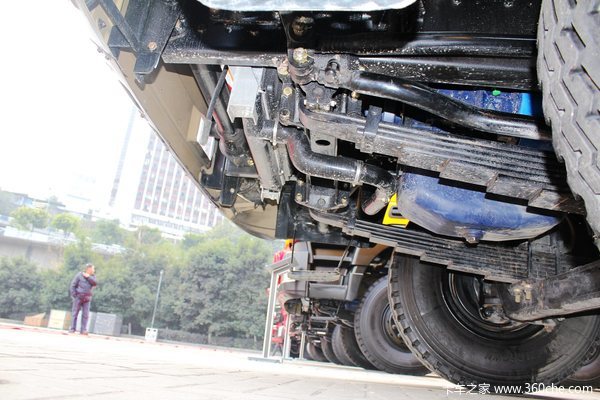 红岩 新金刚重卡 300马力 8X4 自卸车(CQ3315HMG396)底盘图